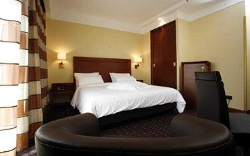 Hotel Capannelle Roma Exterior foto
